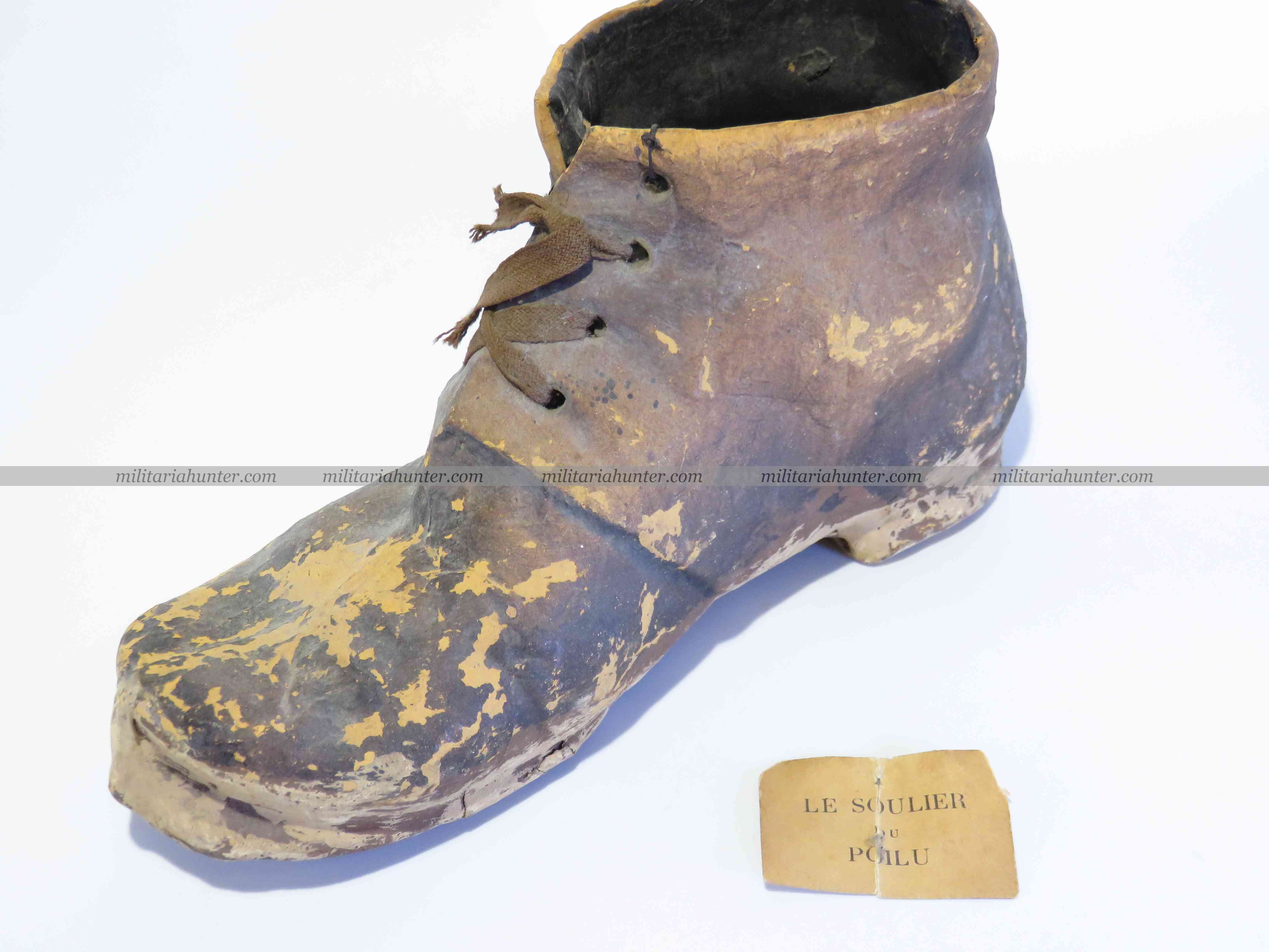 militaria : Brodequin en carton pâte vendu au profit des soldats 1914-1918