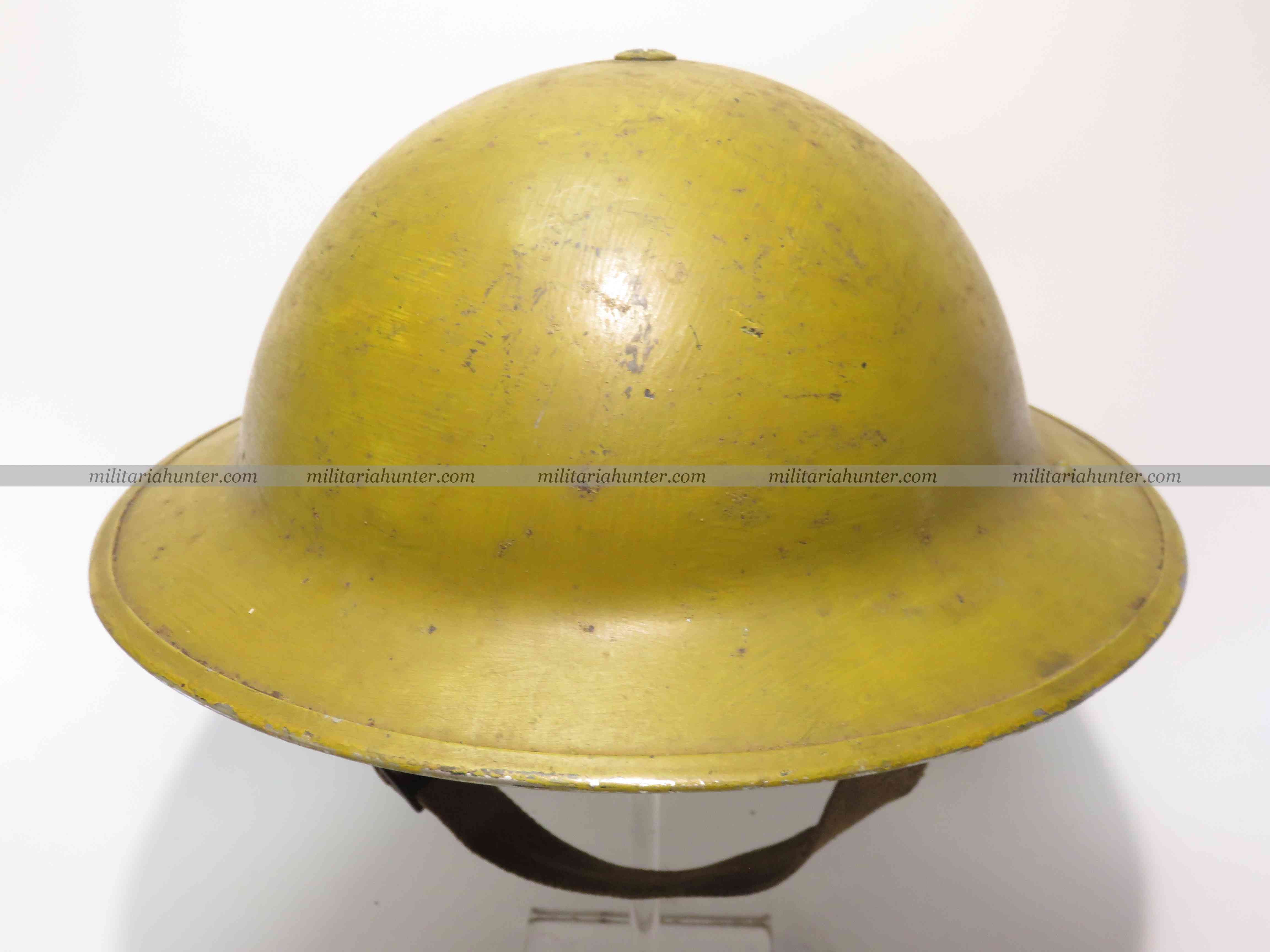 militaria : WW2 Casque anglais MkII 1er type peinture moutarde