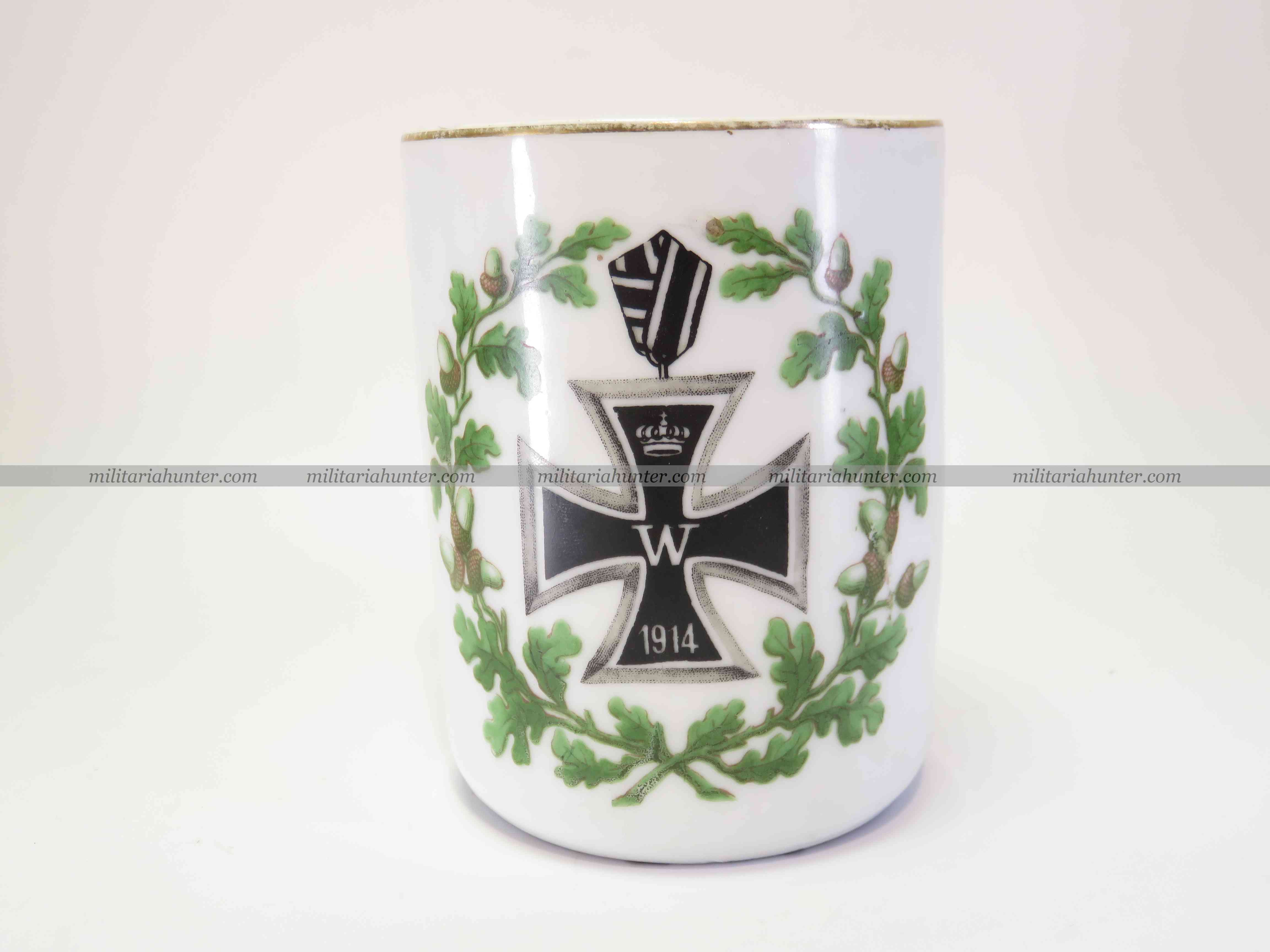 militaria : Tasse patriotique à motif de croix de fer