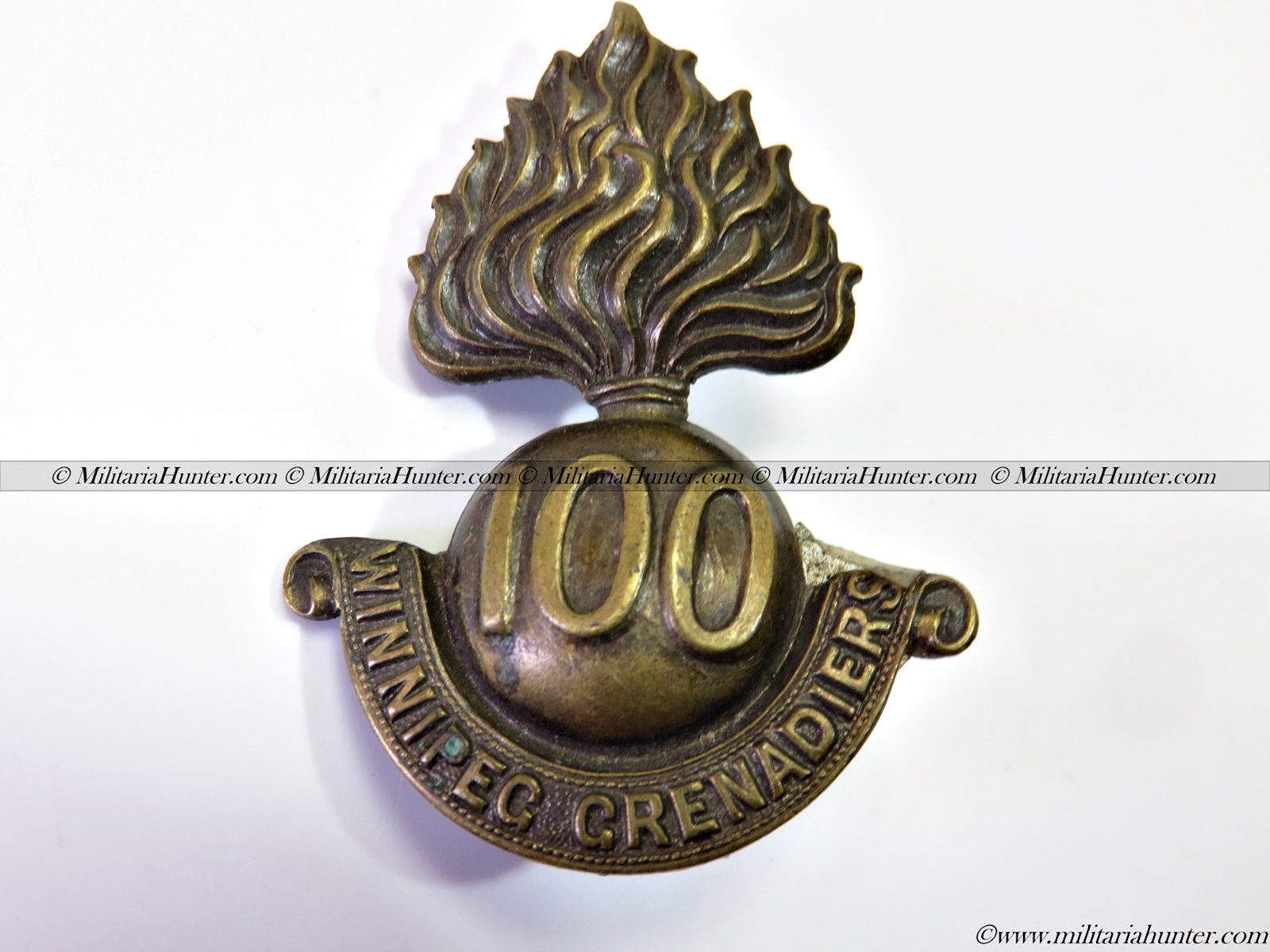 militaria : ww1 CEF 100th Battalion cap badge Winnipeg Grenadiers