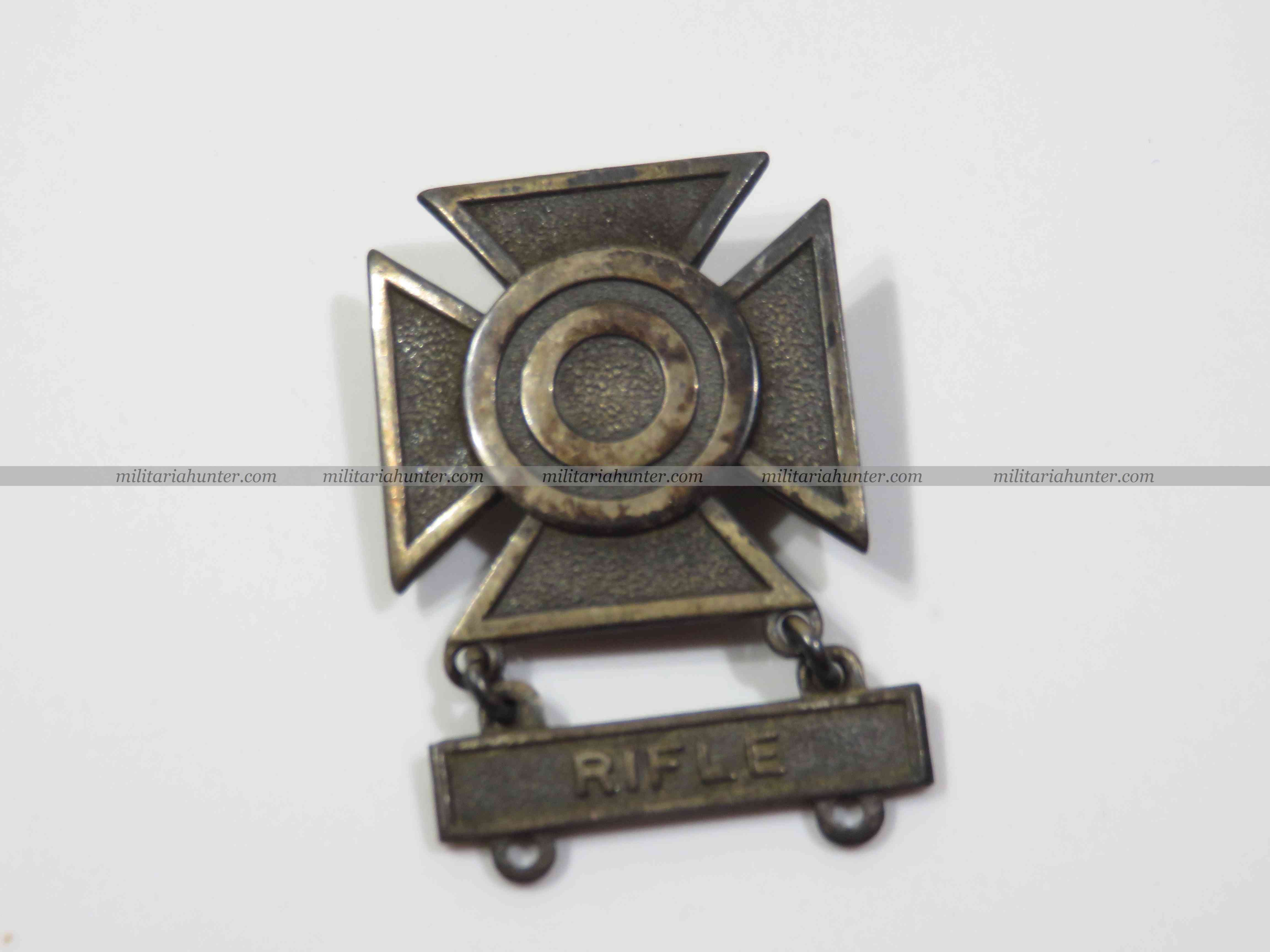 militaria : US ww2 badge de qualification M24 tireur d'élite au fusil